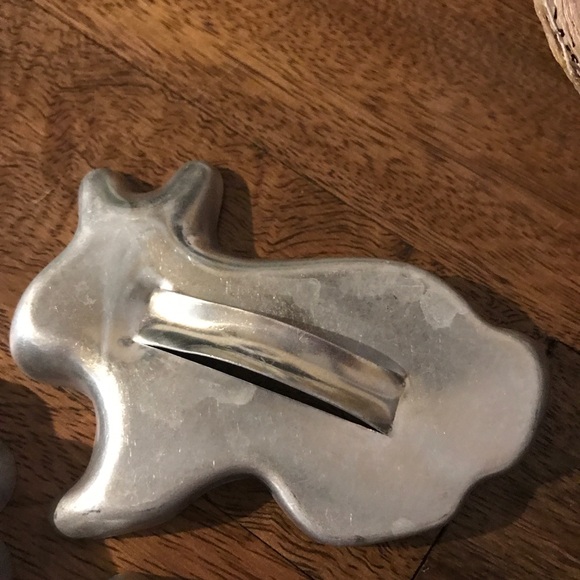 Vintage Tin Cookie Cutters Lion Rabbit Flower - Picture 3 of 5